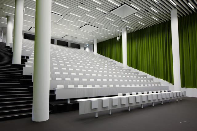 110720_uni_campus_172